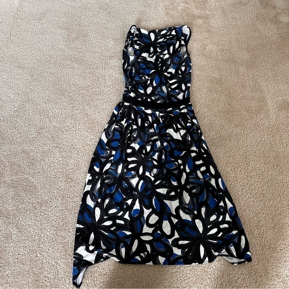 EUC Women’s Trina Turk Printed Sleeveless Dress! - Picture 6 of 6